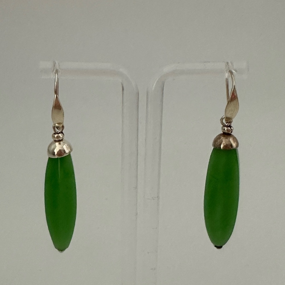 Ilaria 925 silver dangle earrings with green stone
